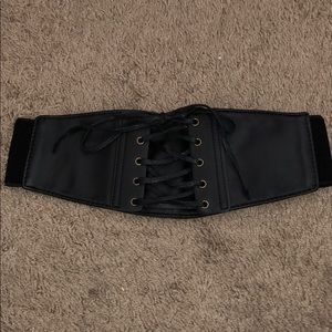 Corset like belt